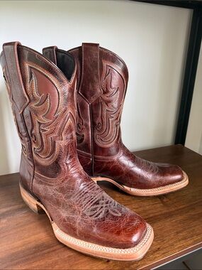 Men's Brown Leather Western Cowboy Boots with Decorative Stitching